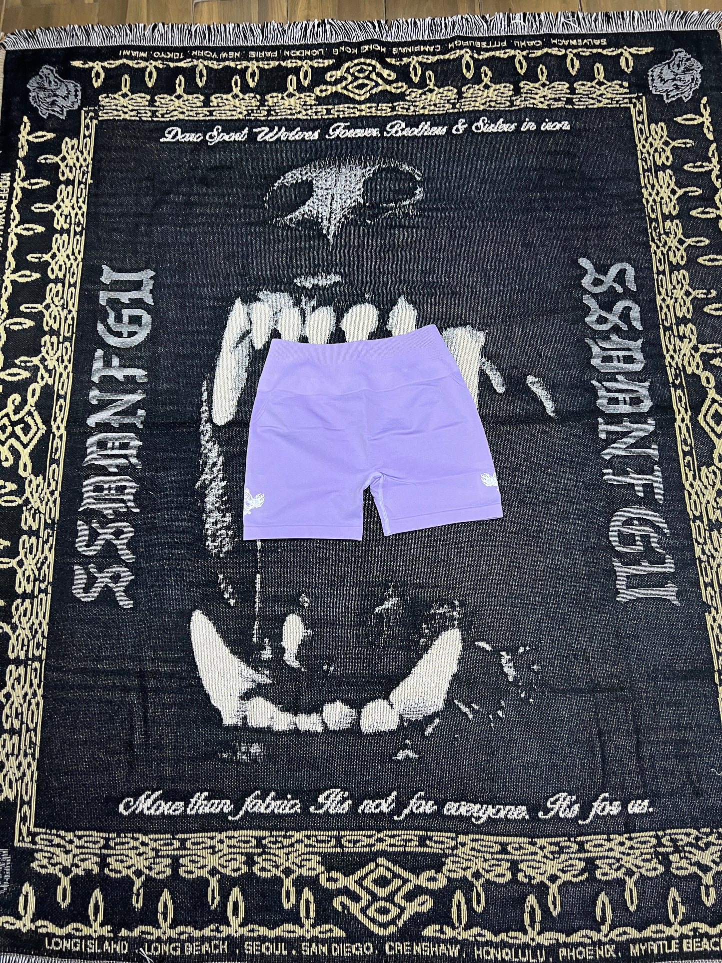 DUAL THE WOLF AND THE ROSE EVERSON SEAMLESS HUXLEY SHORTS IN GHOST ORCHID