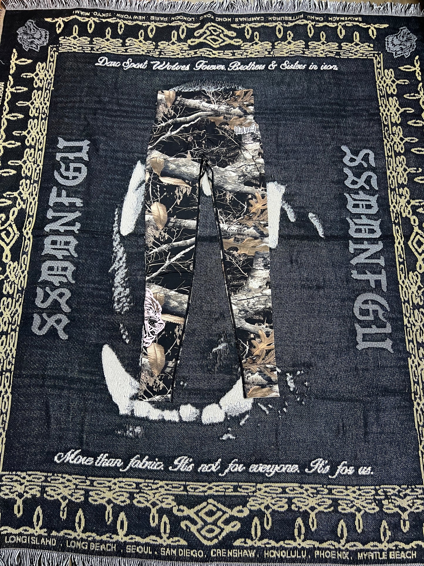 OUR PASSION “EVERSON SEAMLESS” SCRUNCH LEGGINGS IN DARC BROWN WOODLAND CAMO