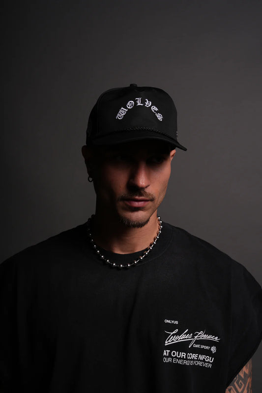 WOLVES MANA PARADISE HAT IN BLACK