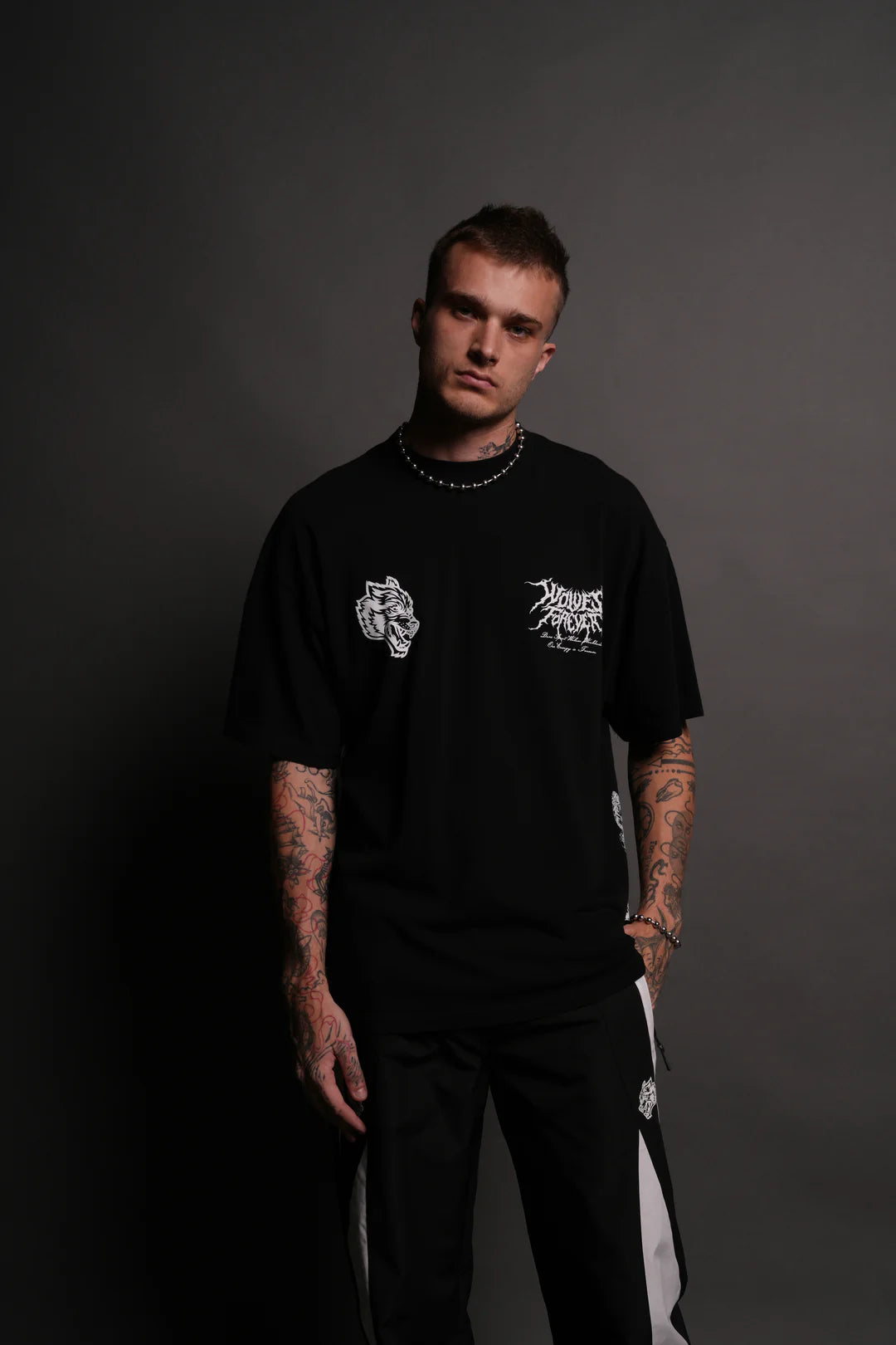 ITACHI UCHIHA SIDE BY SIDE SERIES PREMIUM TEE IN BLACK