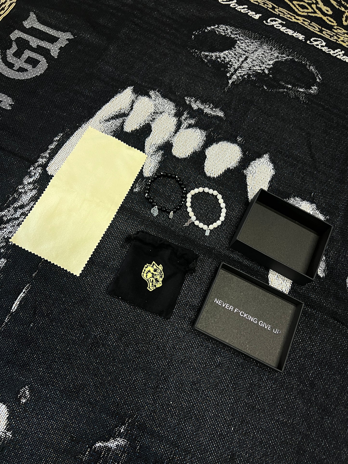 THE WOLF AND THE ROSE DARC BRACELET SET