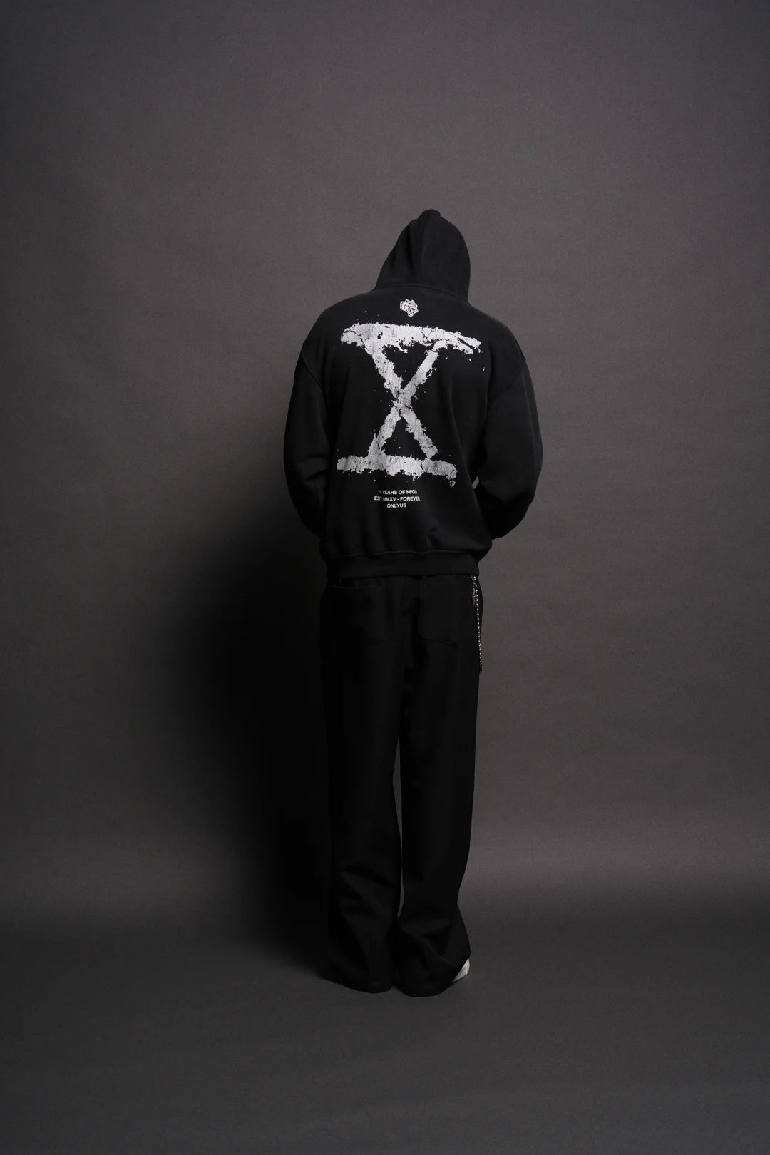 10 YEARS OF NFGU "PIERCE" HOODIE IN BLACK DRIFT WASH