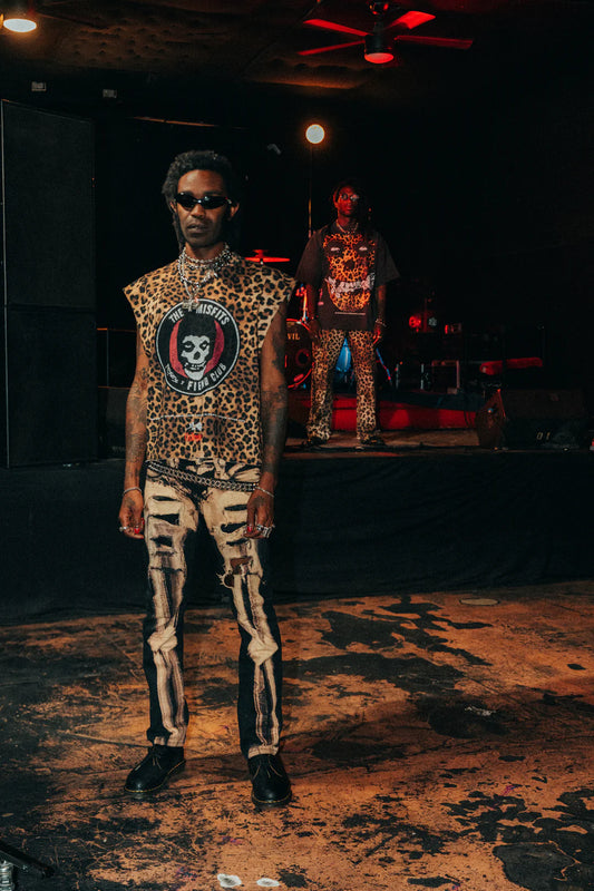 ROSES FIEND CLUB 199X RAW HEM CUT OFF TEE IN LEOPARD