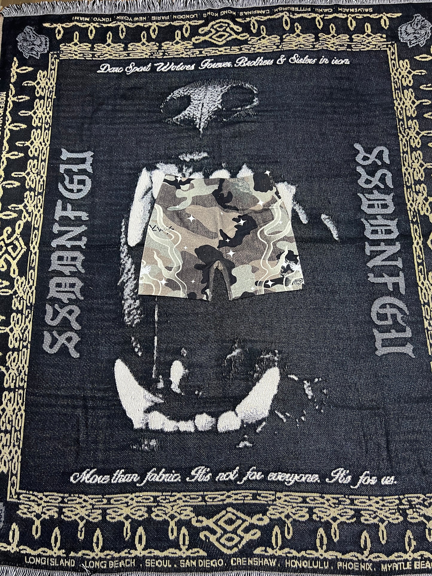 DUAL THE WOLF AND THE ROSE EVERSON SEAMLESS “HUXLEY” SHORTS