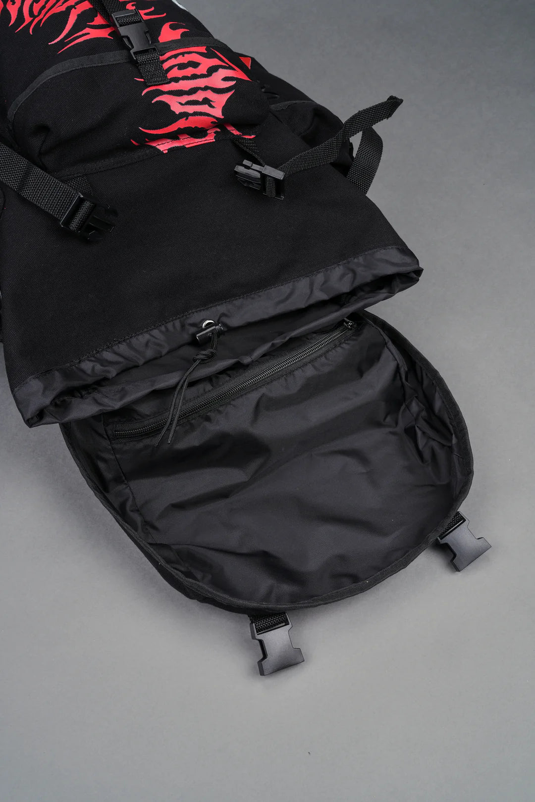 THE POWER TRAVELER BACKPACK IN BLACK