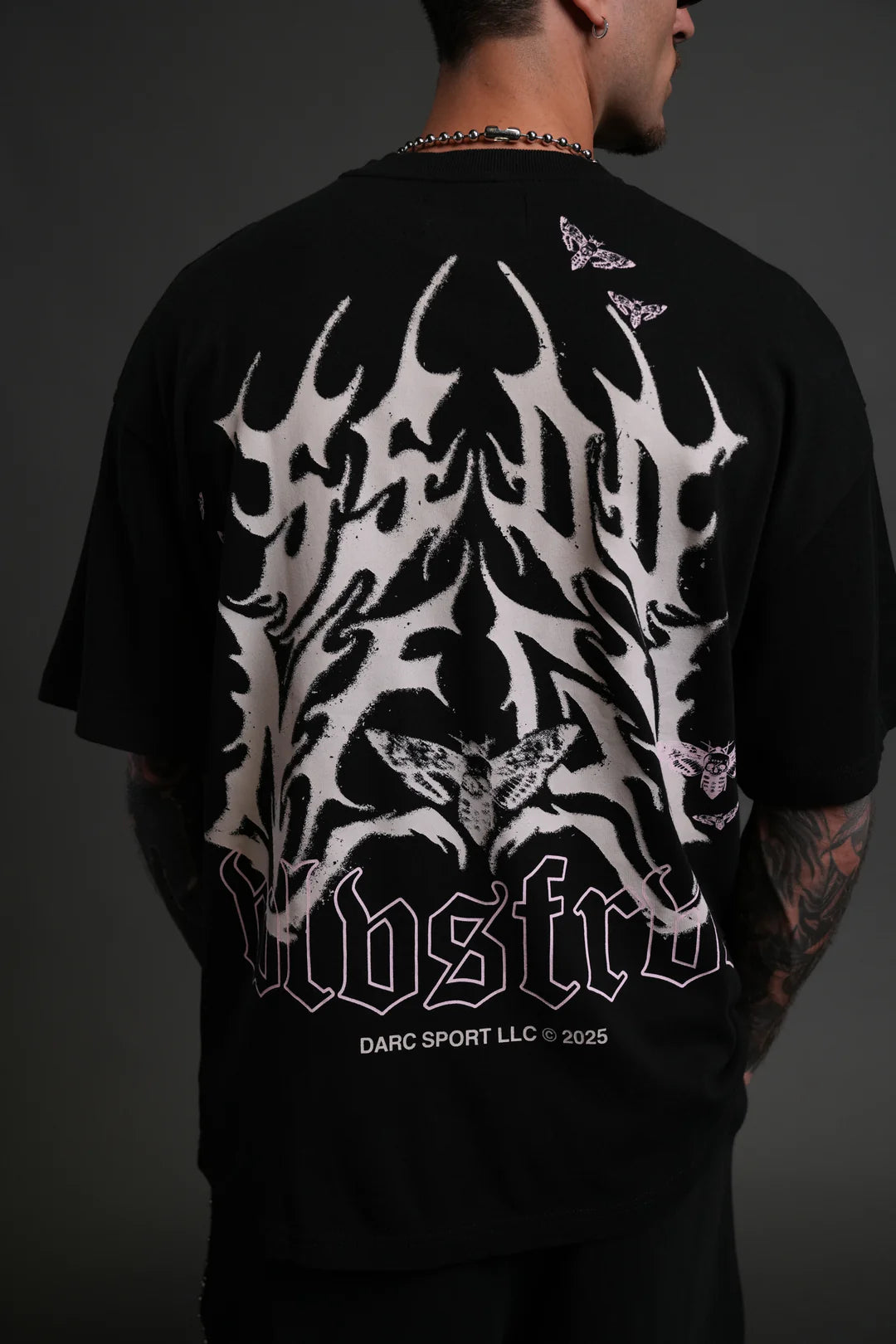 SSDDNFGU HESH UNISEX PREMIUM OVERSIZED TEE IN BLACK