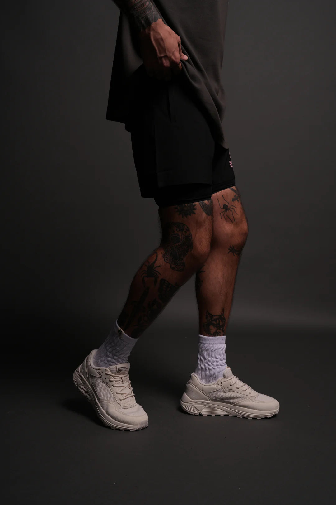 WOLVES FOREVER COMPRESSION SHORTS IN BLACK