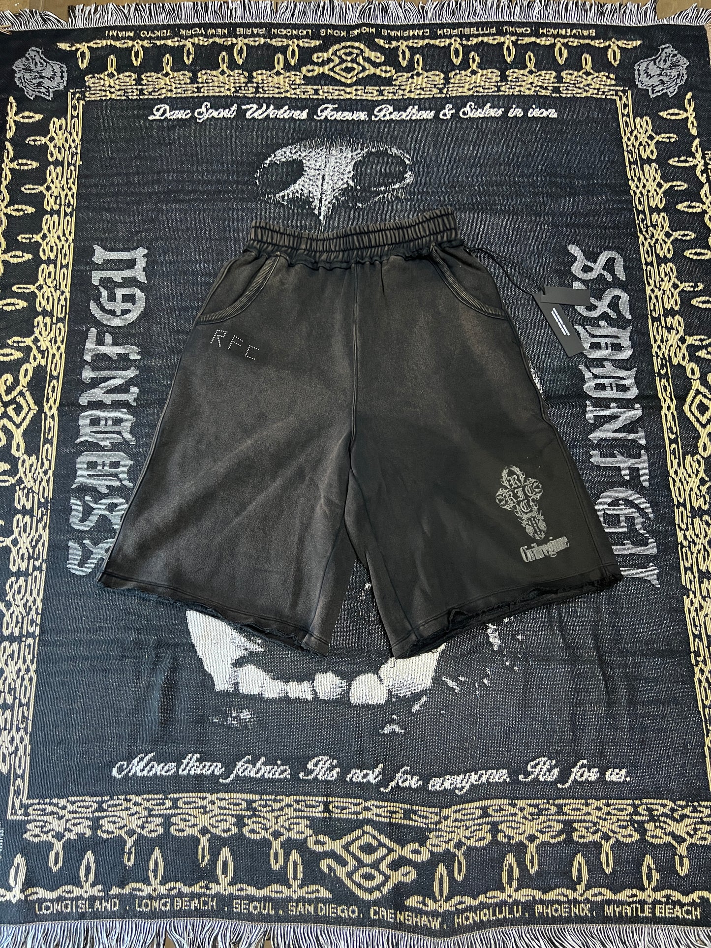 CONCRETE SIN FLEECE JORTS IN SUN WASH VINTAGE BLACK