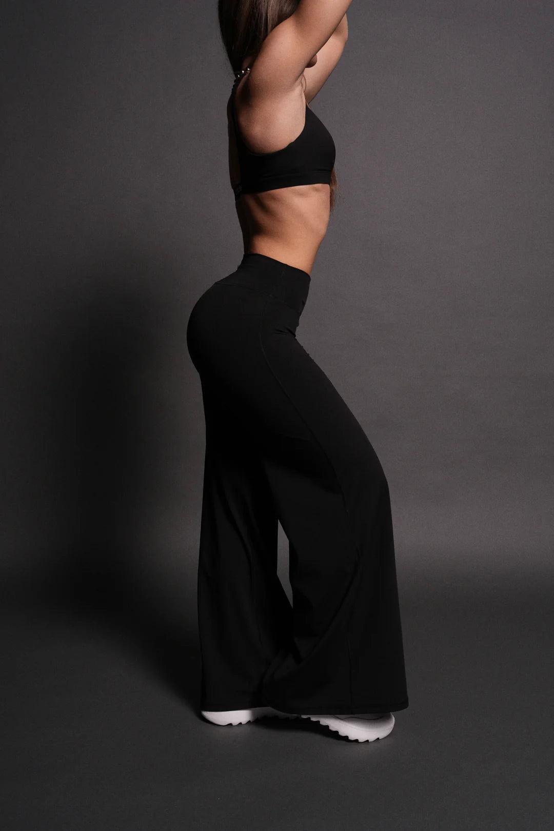 WOLF WIDE LEG ENERGY PANTS IN BLACK