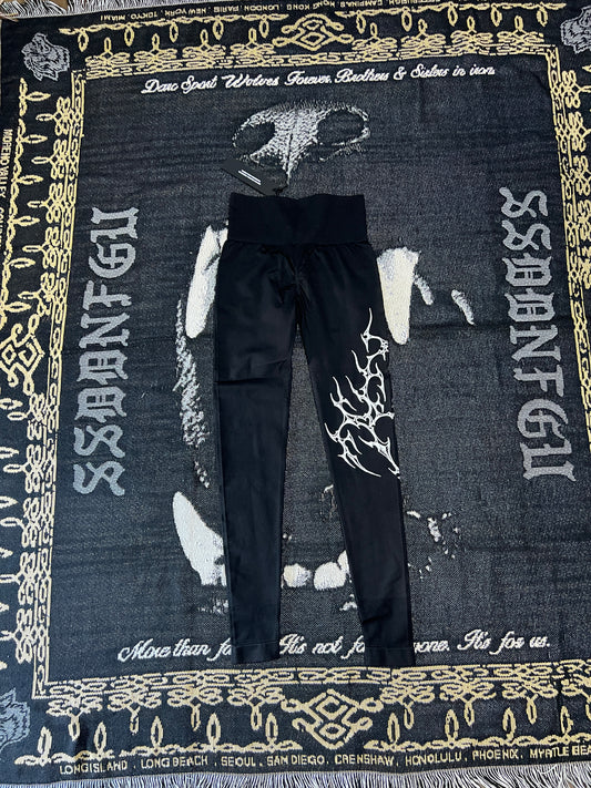 MIDNIGHT VEINS KELLY SEAMLESS SCRUNCH LEGGINGS IN BLACK