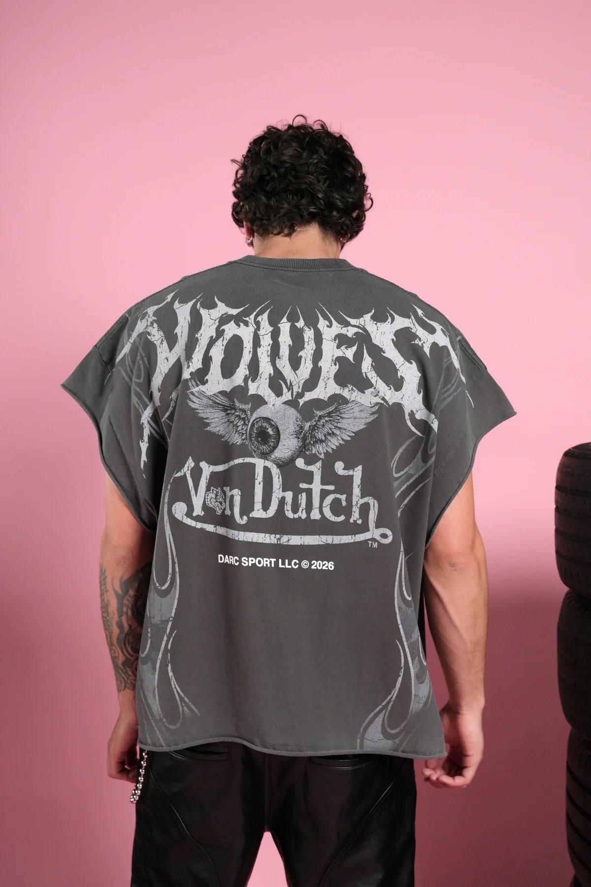 Take-Off Grunge Cut-Off Mid-Length Raw Hem Tee in Wolf Gray