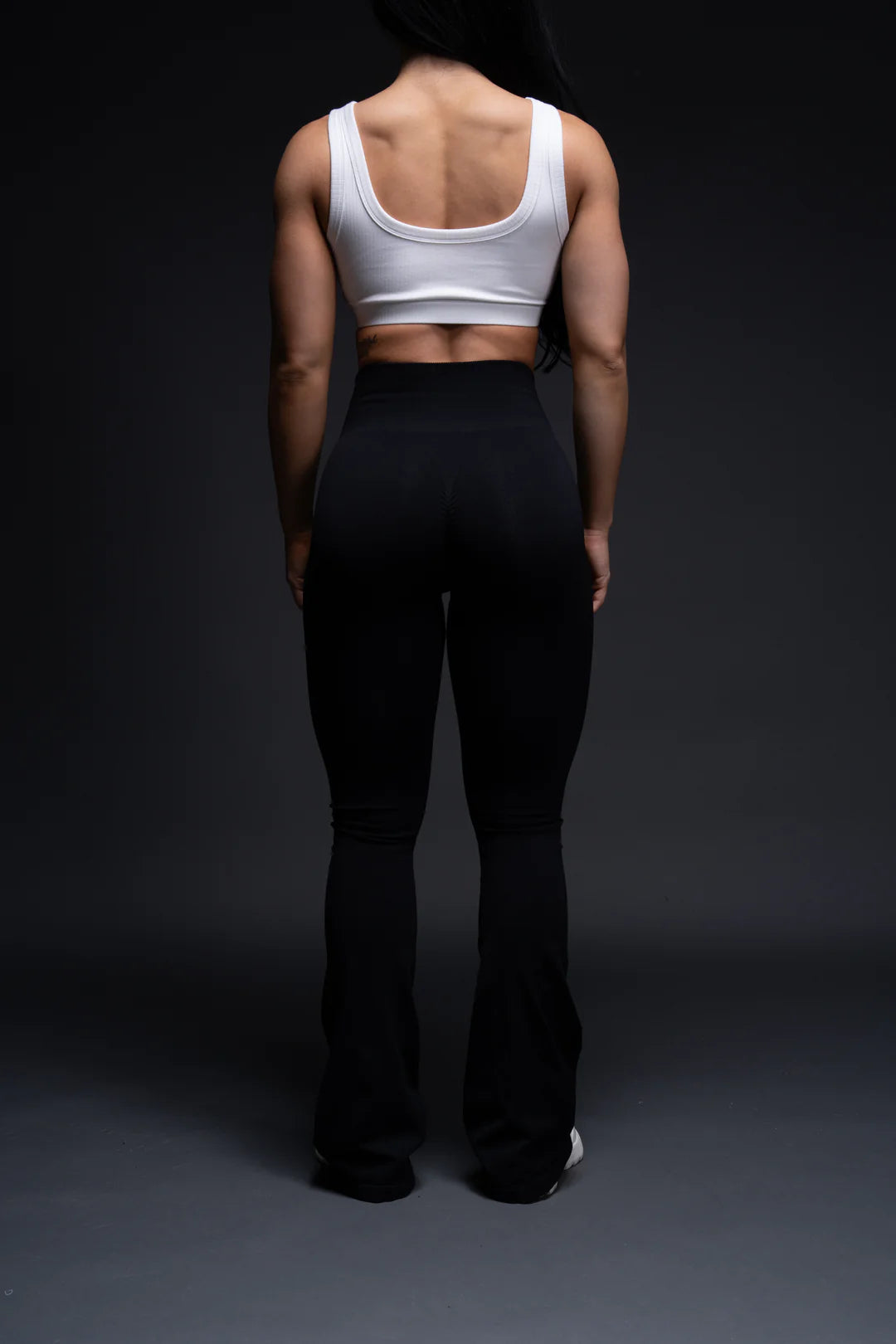 LOYALTY EVERSON SEAMLESS GRACIE FLARE SCRUNCH LEGGINGS IN BLACK