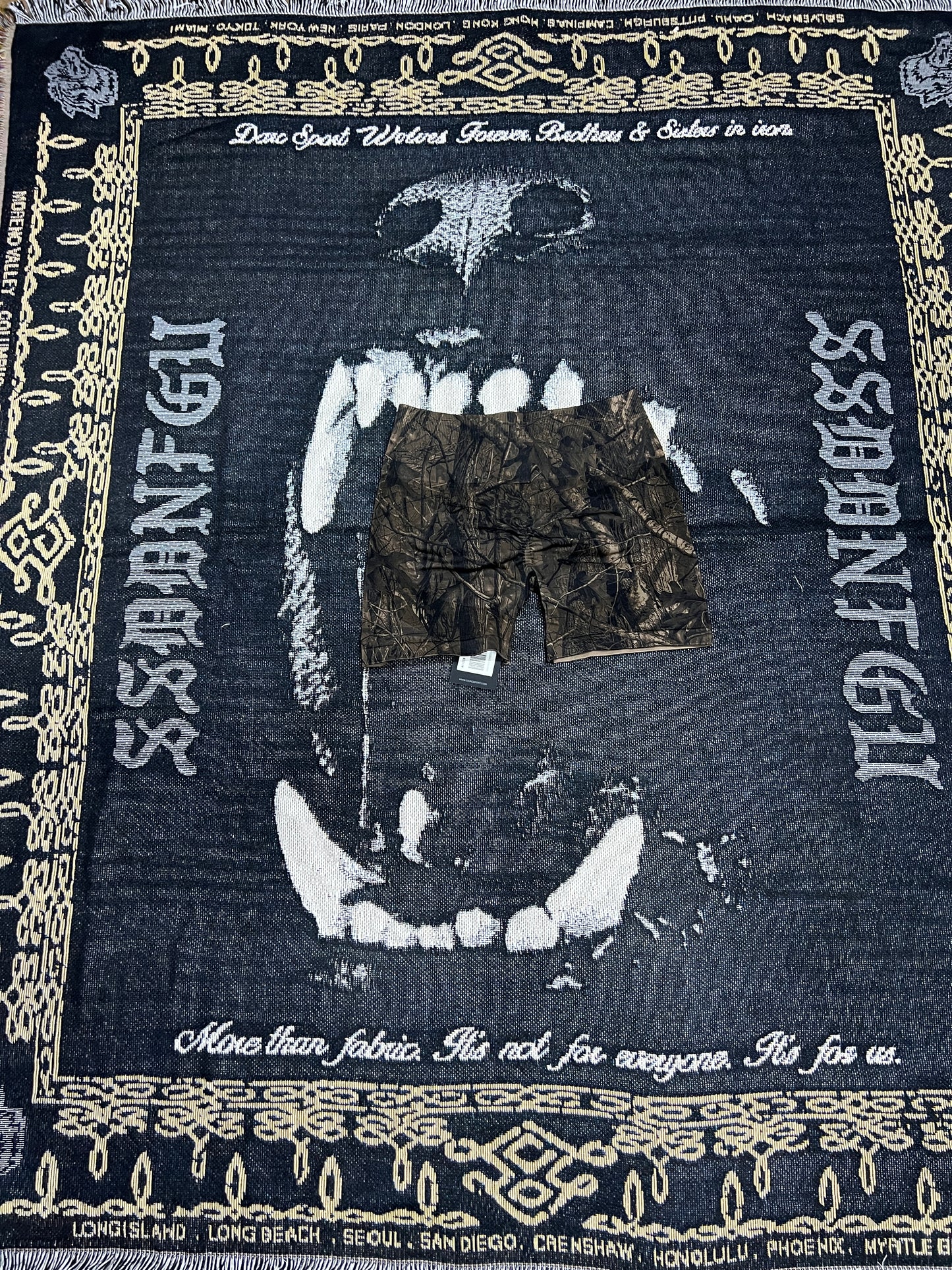 HESH FOREVER EVERSON SEAMLESS “TRAINING” SHORTS IN BROWN DRIFTWOOD FOREST CAMO