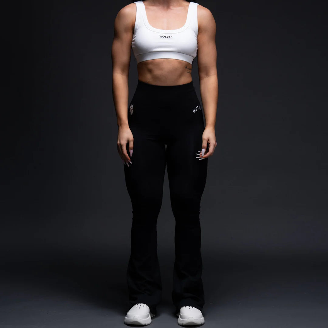 LOYALTY EVERSON SEAMLESS GRACIE FLARE SCRUNCH LEGGINGS IN BLACK