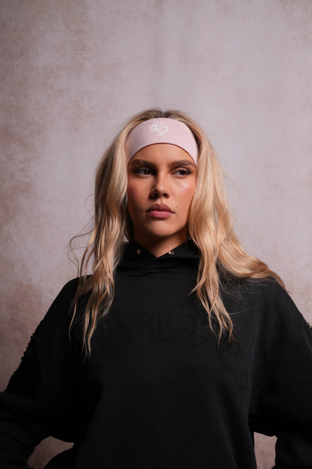 WOLF HEAD WIDE HEADBAND IN BLUSH PINK