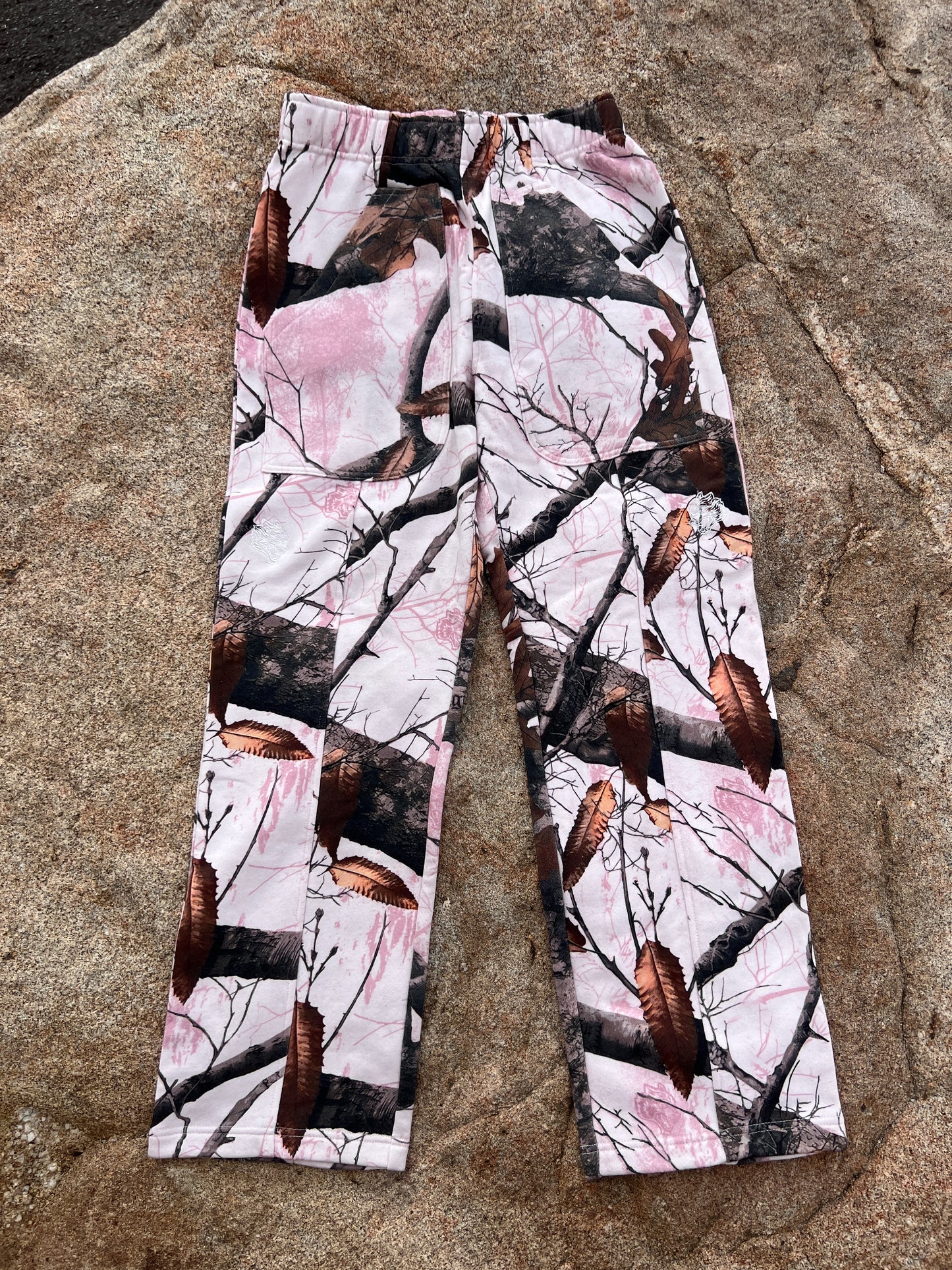 DUAL SHE WRATH SWEATS IN BROWN/LIGHT MAUVE WOODLAND CAMO