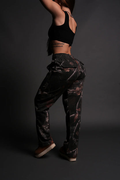 DUAL SHE WRATH SWEATS IN DARC BROWN WOODLAND CAMO