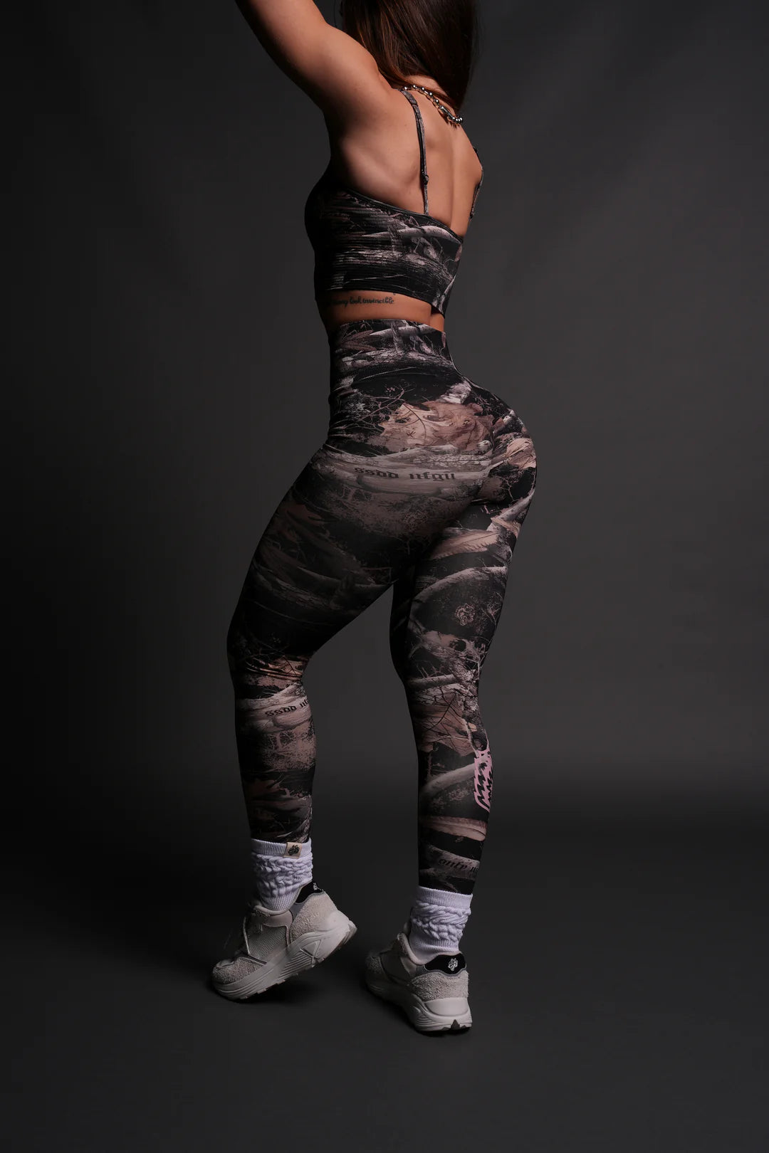 OUR PASSION “EVERSON SEAMLESS” SCRUNCH LEGGINGS IN DARC BROWN WOODLAND CAMO