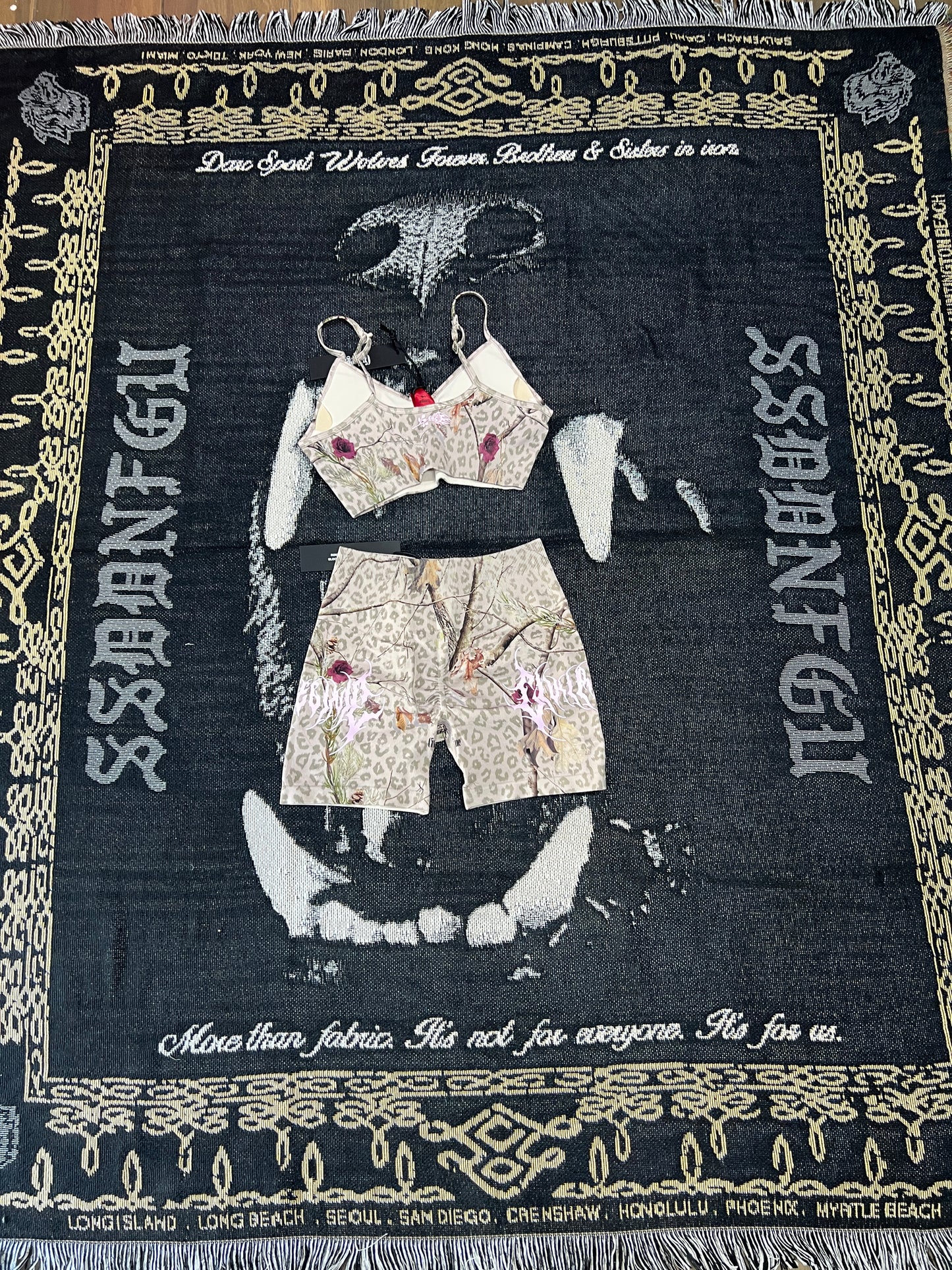 CONCRETE FOREST KELLY SEAMLESS SET IN REAL LEOPARD