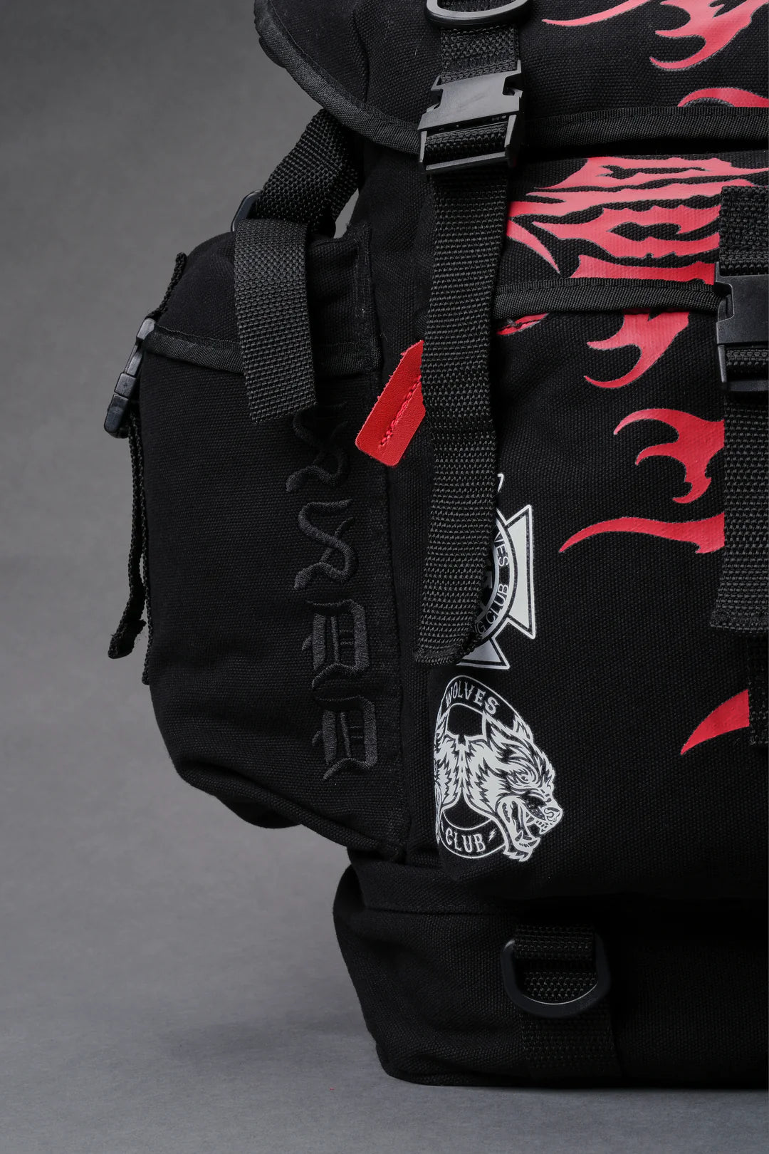 THE POWER TRAVELER BACKPACK IN BLACK