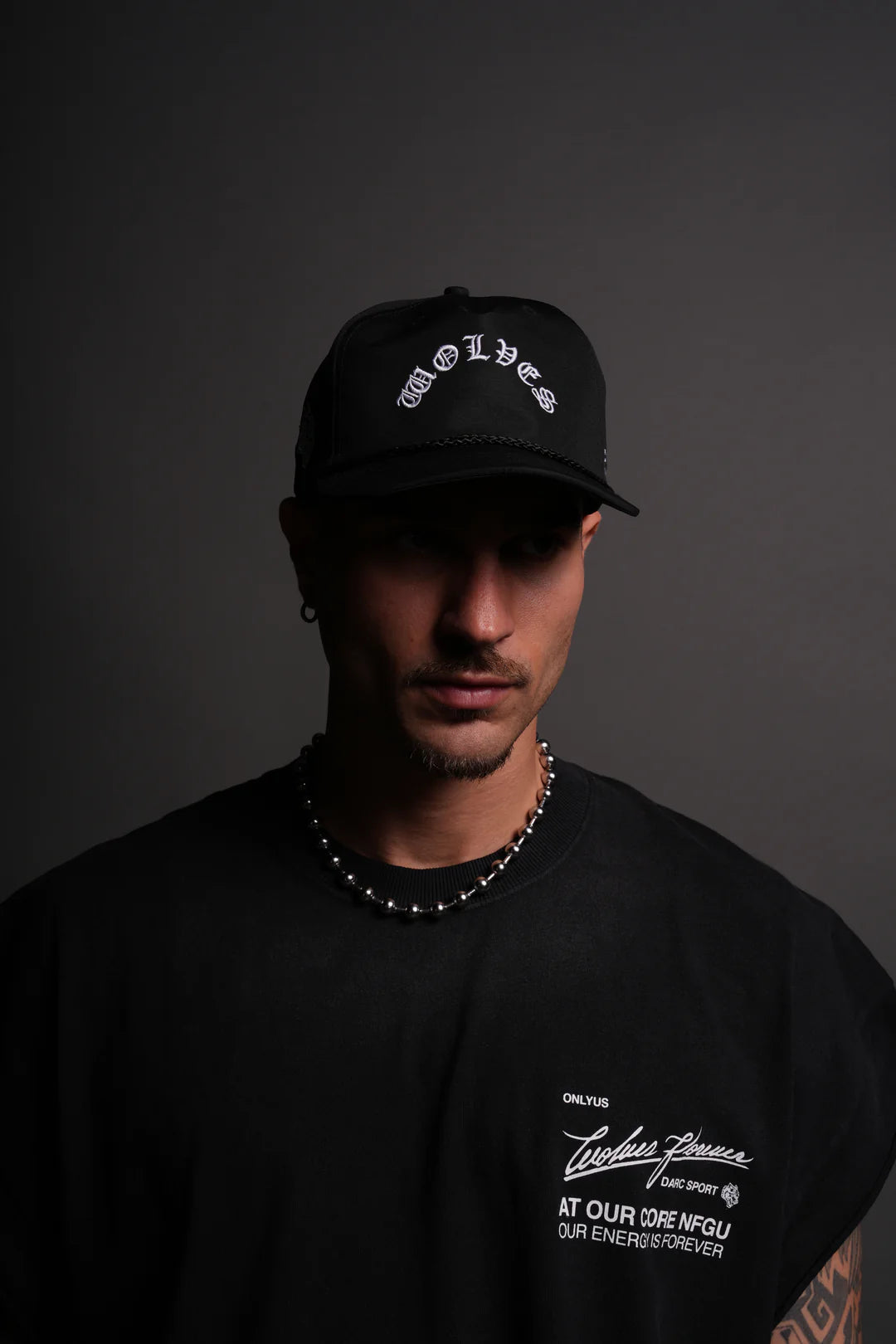 WOLVES MANA PARADISE HAT IN BLACK