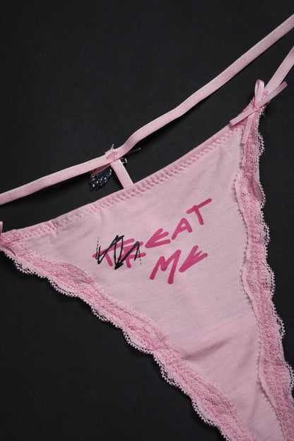 TREAT ME CHARMED THONG SET IN BLACK AND PINK