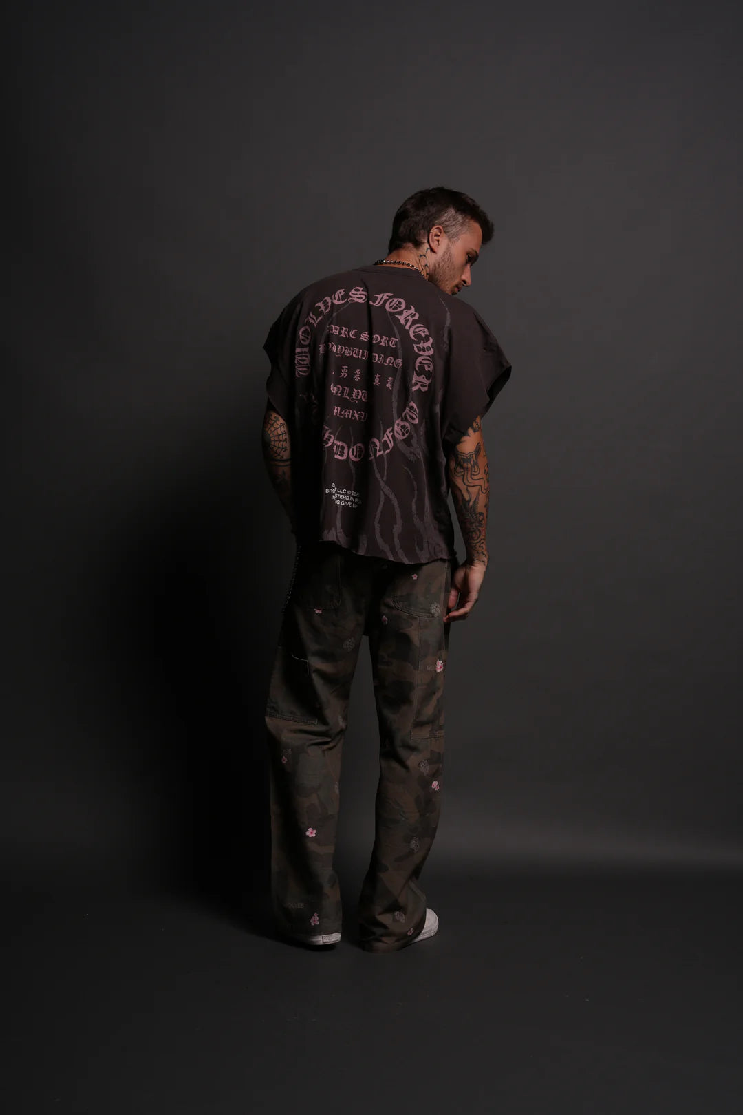 WARRIOR'S FIRE GRUNGE CUT-OFF TEE IN DARC BROWN