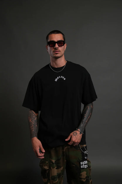 WOLVES NEVER BACK DOWN PREMIUM OVERSIZED TEE IN BLACK