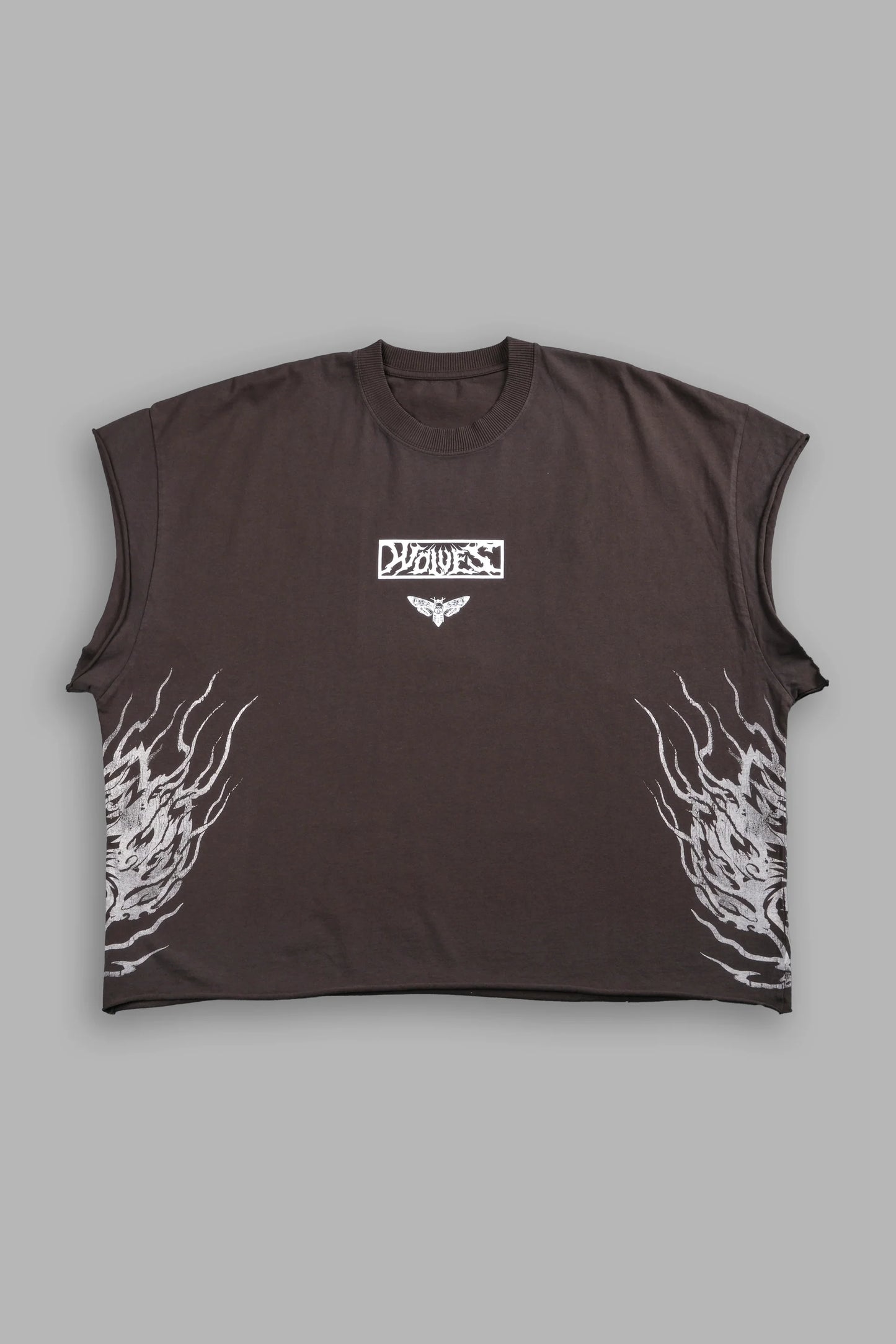 Death's-Head Grunge Cut-Off Mid Length Raw Hem Tee in Darc Brown Drift Wash