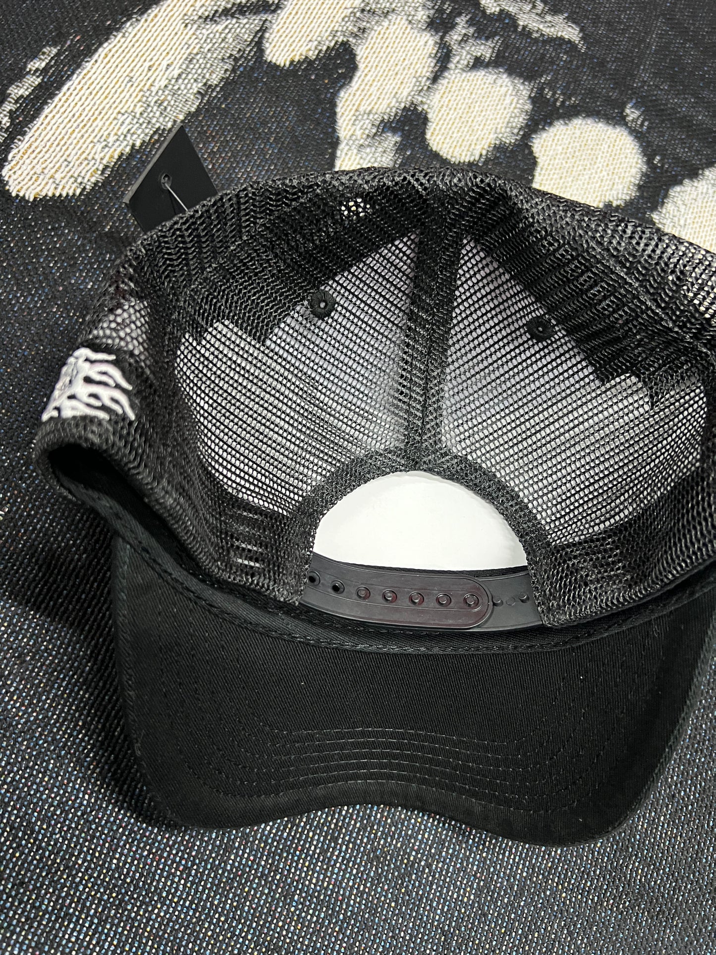 BLAZING ROSE TRUCKER HAT