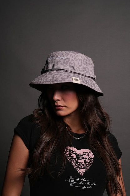 DARC SCRIPT BOONIE BUCKET HAT IN CLAY LEOPARD