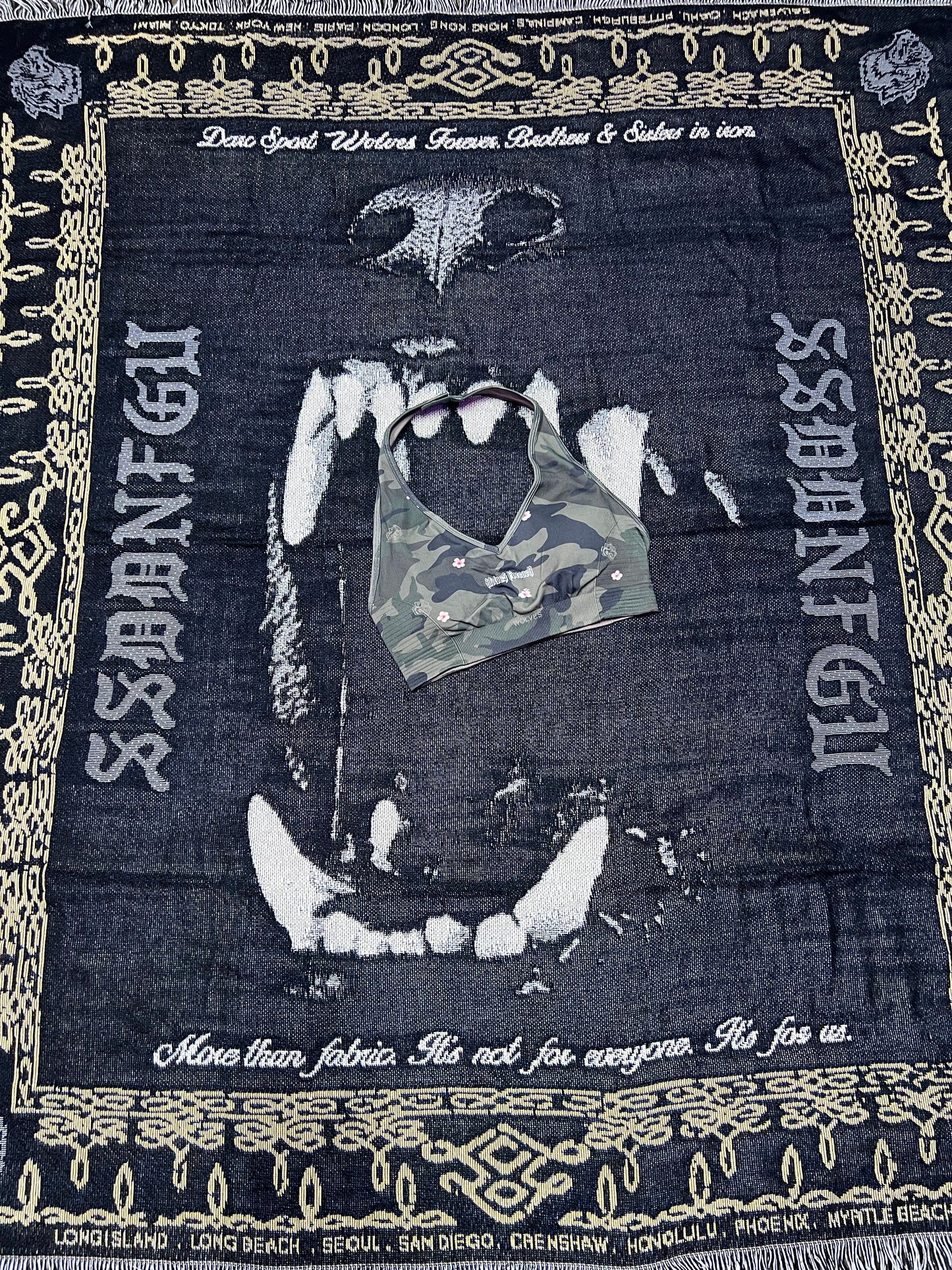 DARC LETTER “EVERSON SEAMLESS” VALENCOURT HALTER BRA