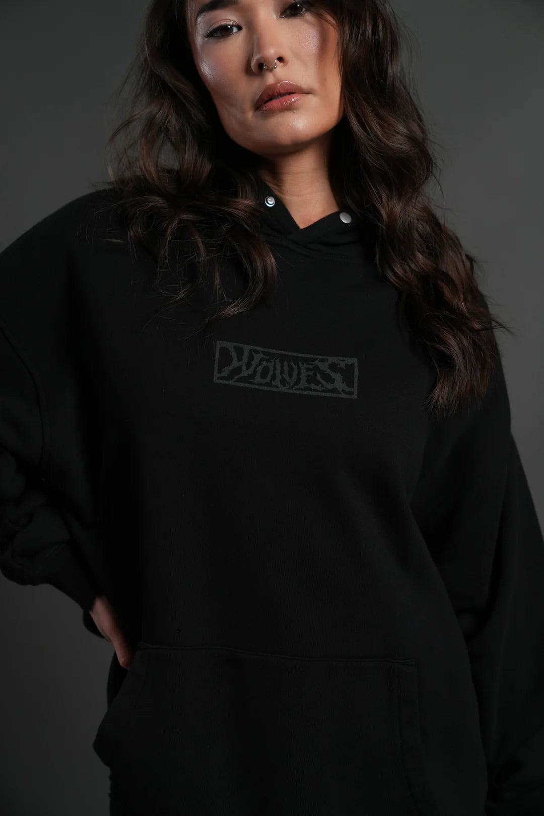 PUNISHER BOX CUT PIERCE HOODIE IN BLACK
