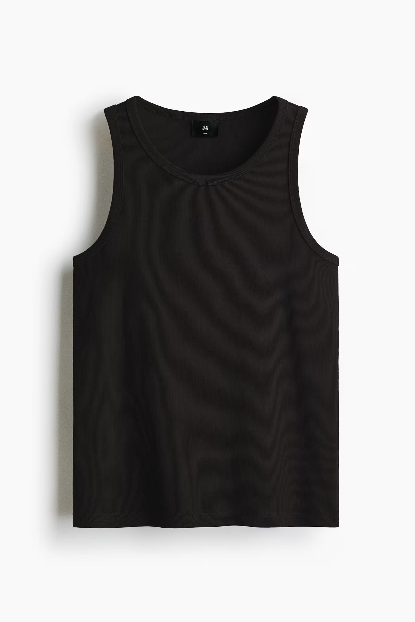 SLIM FIT TANK EN NEGRO