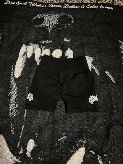 IYKYK SEAMLESS EVERSON TRAINNING SHORTS IN BLACK