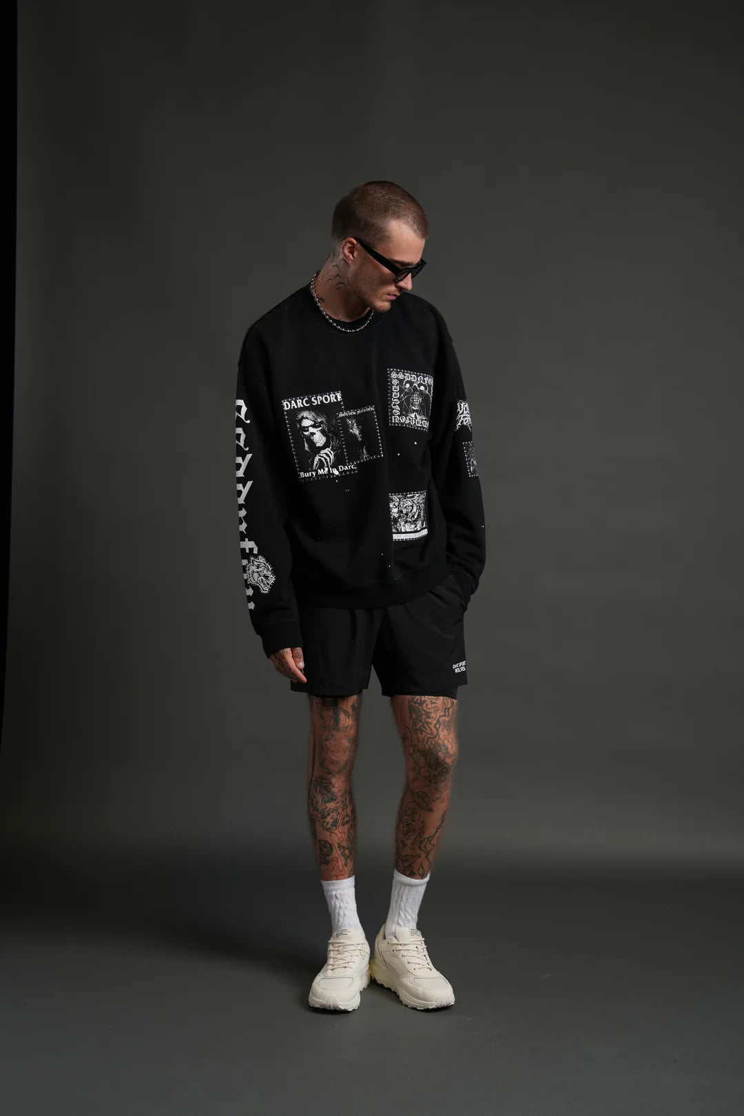 STITCHED IN LONDON UNISEX CREWNECK IN BLACK VANDAL WASH