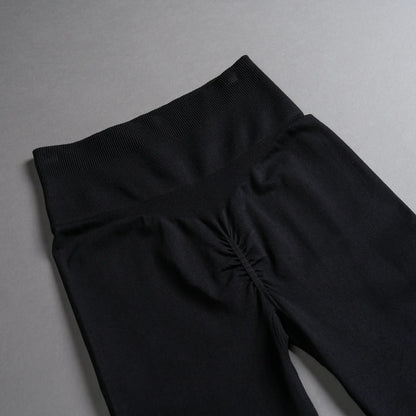 LOYALTY EVERSON SEAMLESS GRACIE FLARE SCRUNCH LEGGINGS IN BLACK