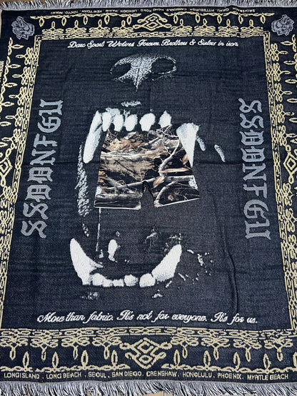 DUAL WOLF EVERSON SEAMLESS SHORT IN DARC BROWN WOODLAND