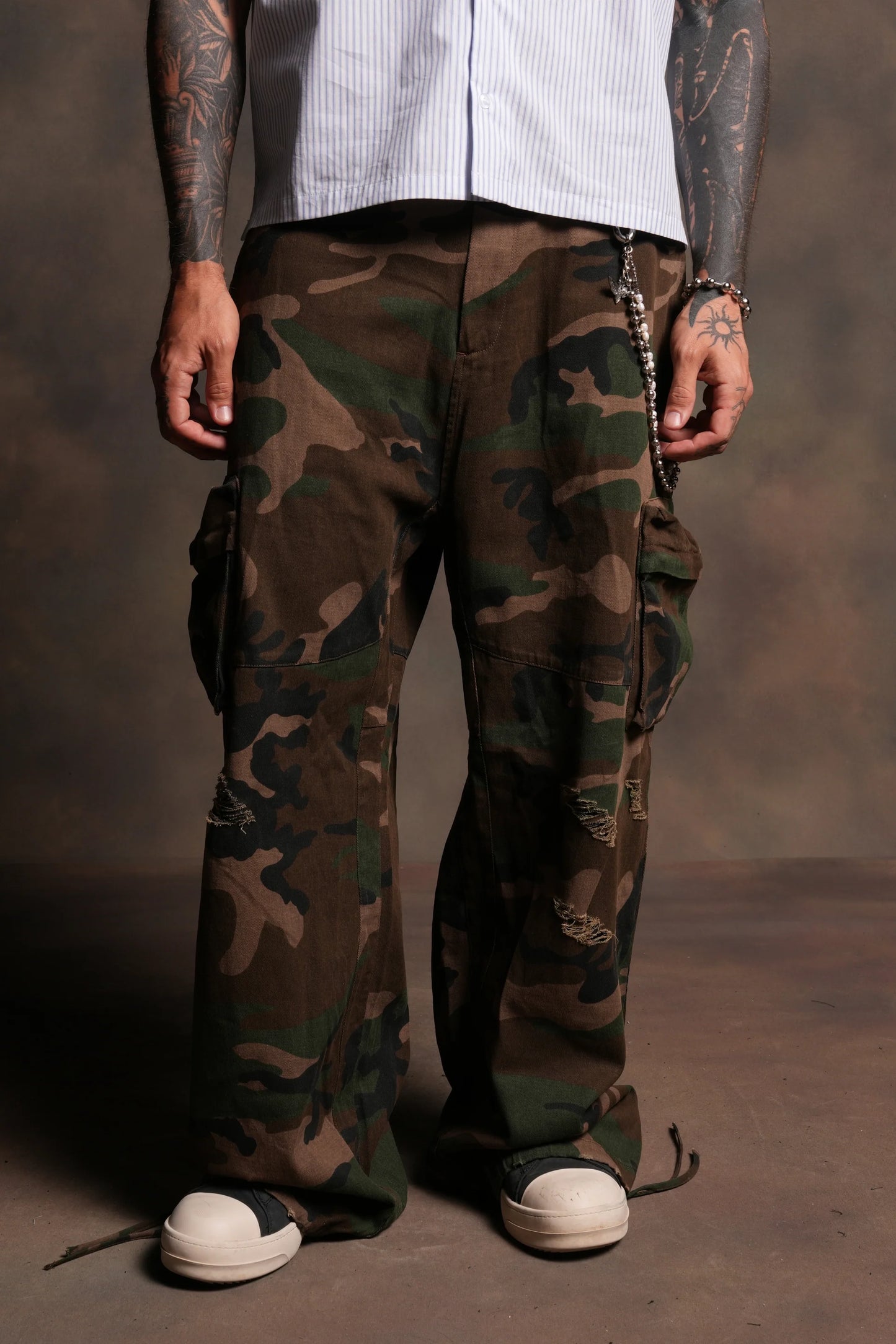 Wolf Chopper Duke Cargo Pants in Woodland Camo