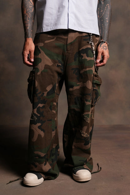 Wolf Chopper Duke Cargo Pants in Woodland Camo