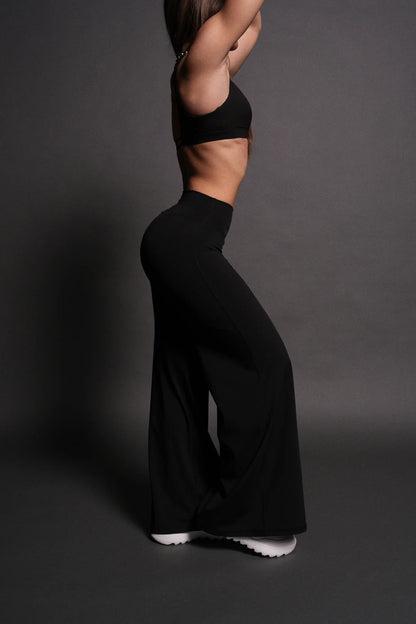 WOLF WIDE LEG ENERGY PANTS IN BLACK
