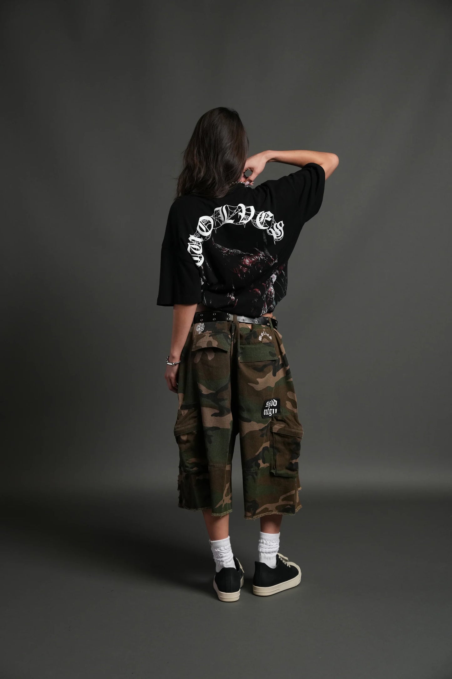 CAMISETA C CHOPPER OVERSIZED EN COLOR NEGRO