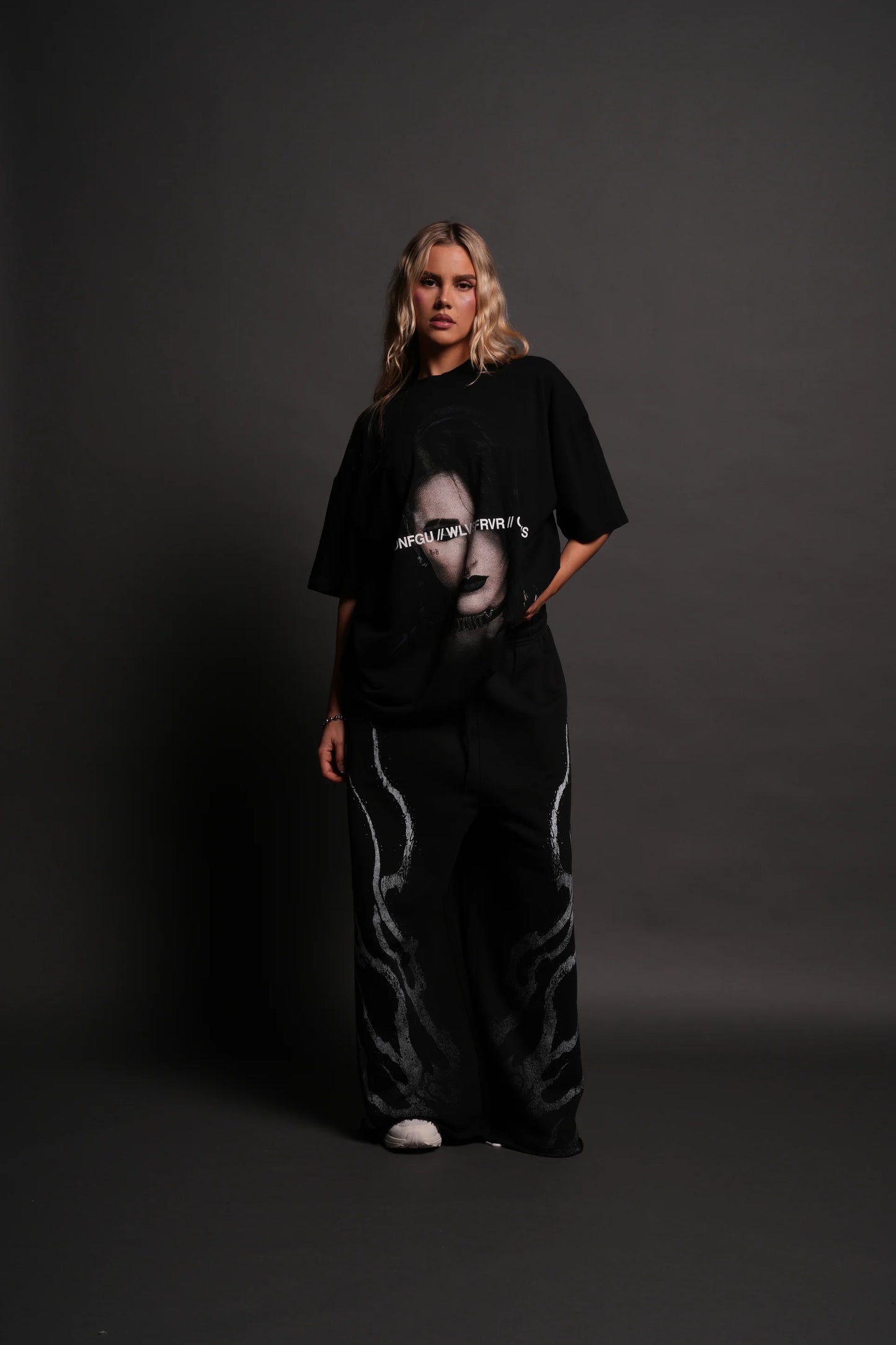 RIPLEY PREMIUM OVERSIZED TEE IN BLACK