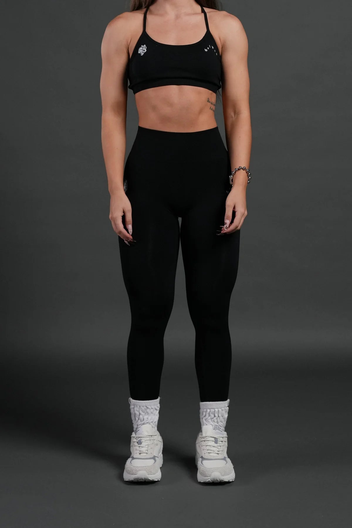 Wolves Pyramid "Skylar" Soft Seamless Leggings in Black