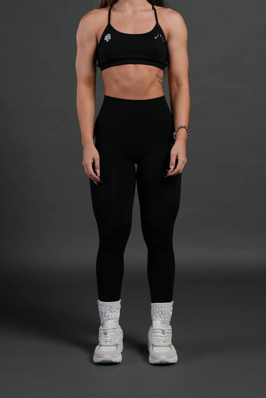 Wolves Pyramid Soft Seamless Set in Black