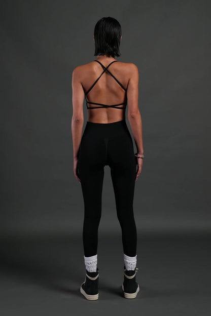 Wolves Pyramid Soft Seamless Set in Black