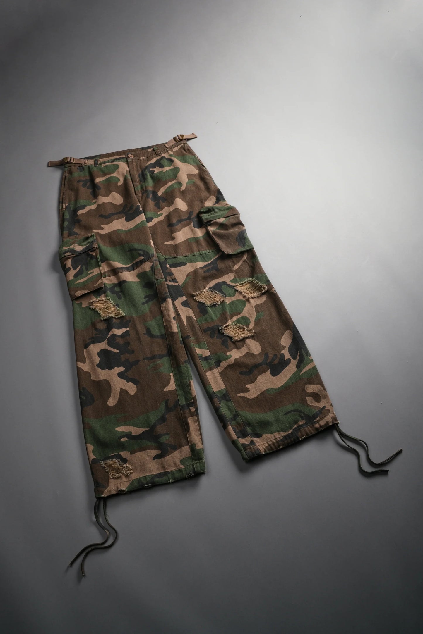 Wolf Chopper Duke Cargo Pants in Woodland Camo