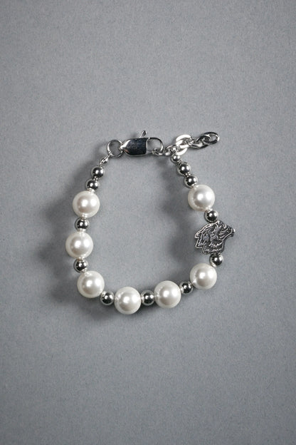 She Wolf Head Bracelet in Pearl