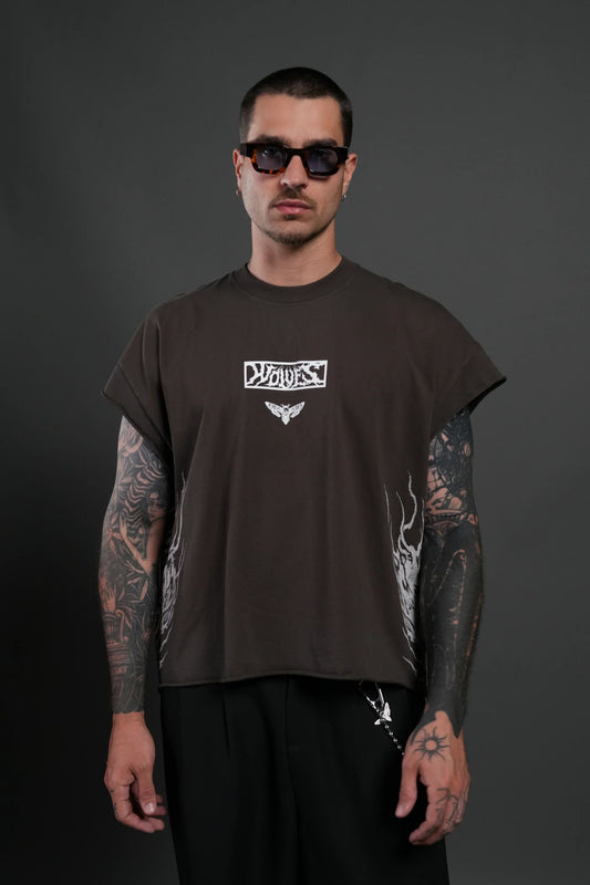 Death's-Head Grunge Cut-Off Mid Length Raw Hem Tee in Darc Brown Drift Wash