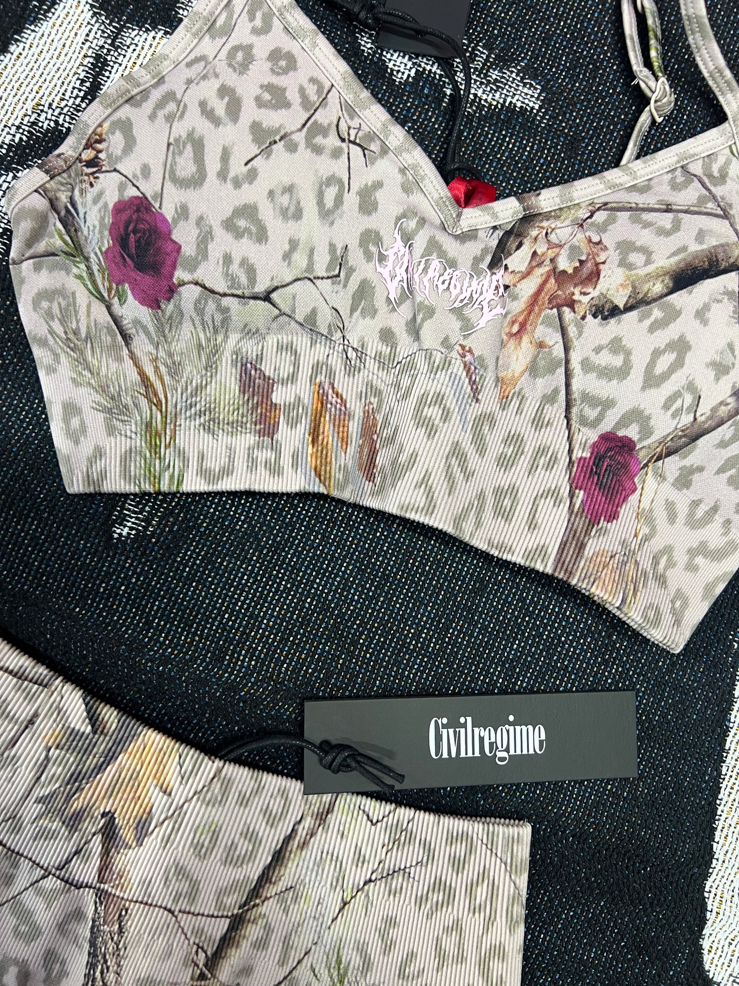 CONCRETE FOREST KELLY SEAMLESS SET IN REAL LEOPARD